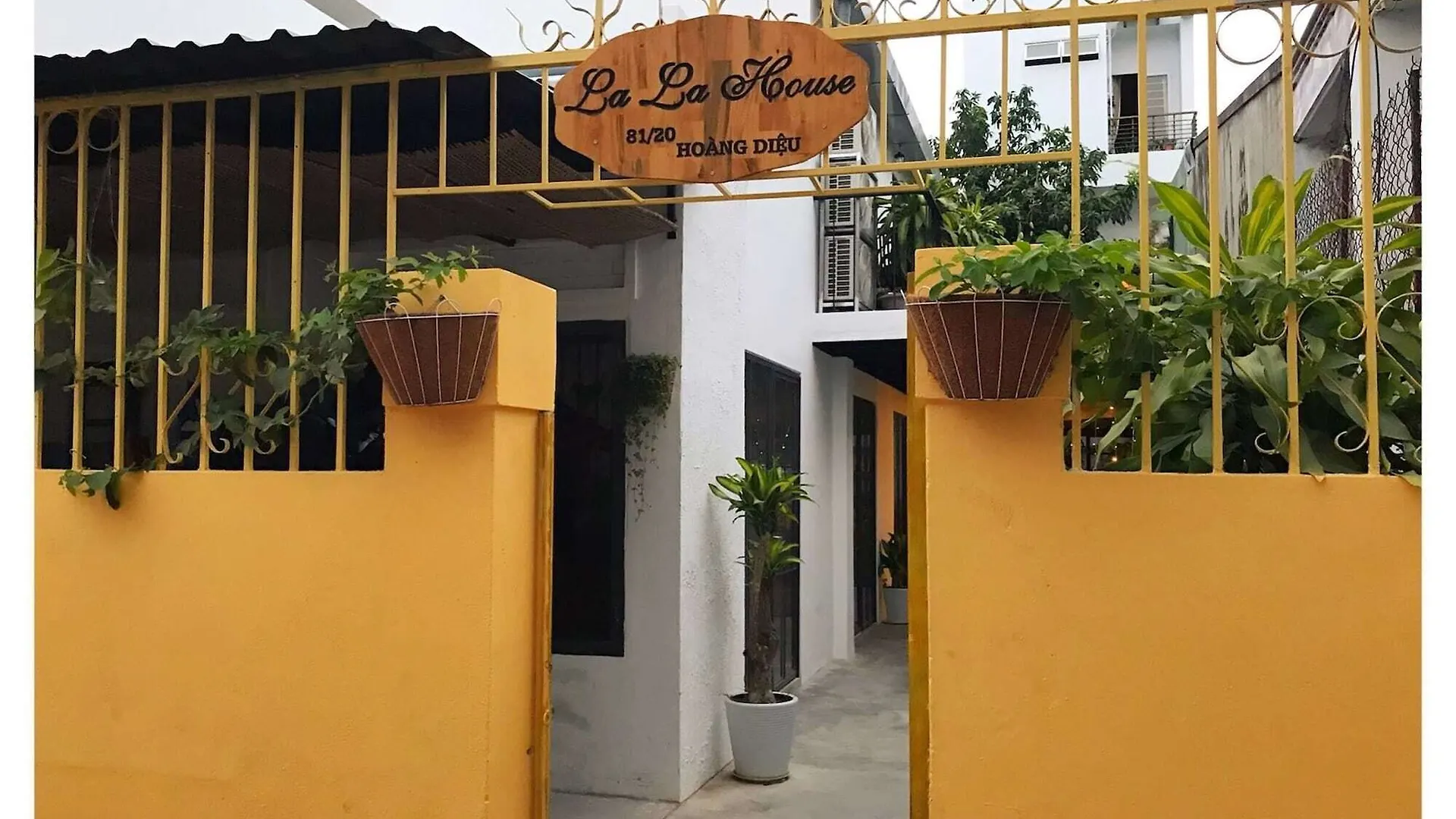 ** Apart-hotel La La House Homestay Nha Trang Vietname